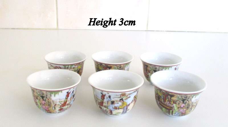 A BEAUTIFUL  TRADITIONAL TEASET IN ORIGINAL BOX---PERFECT (B)