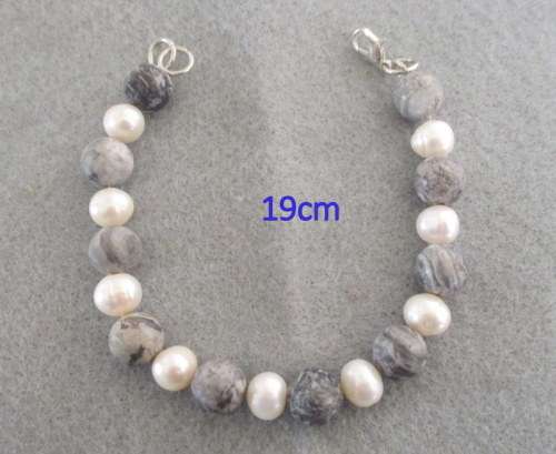 A FRESH WATER PEARL AND JASPER BRACELET--NEW
