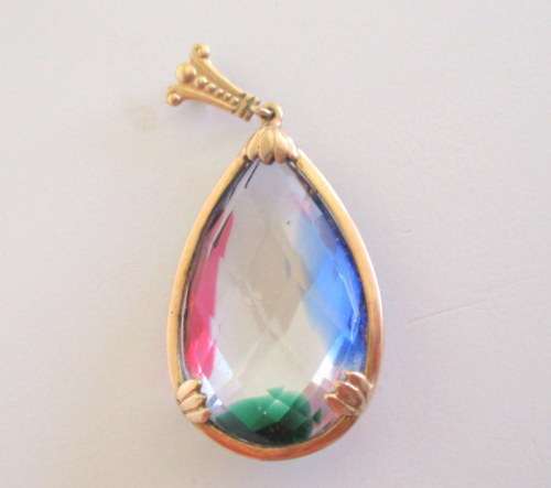 A SOLID 9ct GOLD RAINBOW PENDANT - MYSTIC TOPAZ ??