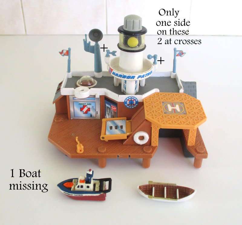 MICRO MACHINES DRY DOCK LIGHTHOUSE HARBOR PATROL 1996 GALOOB PLAYSET