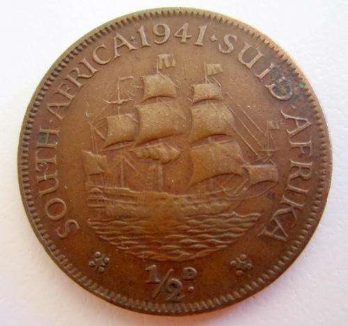A 1941 SOUTH AFRICAN HALF PENNY---SA 13