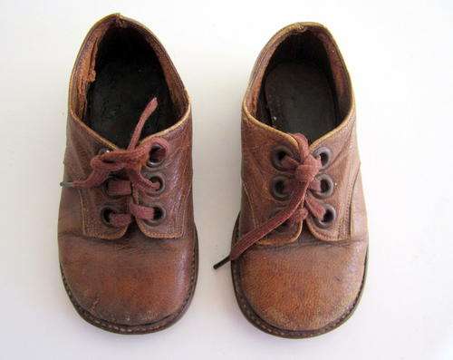 AN 80 YEAR OLD PAIR OF TODDLERS LEATHER SHOES-- Ideal for bears or dolls