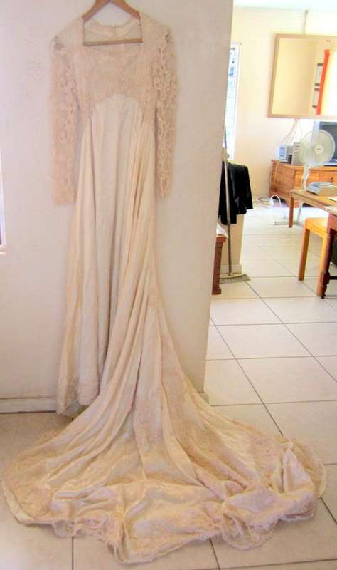A STUNNING 50 YEAR OLD WEDDING DRESS