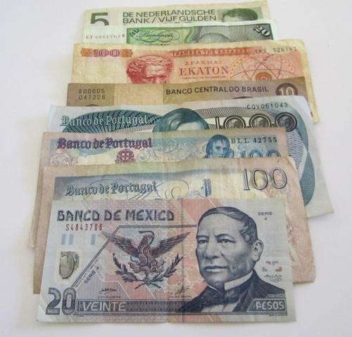 A COLLECTION OF BANKNOTES---COLLECT THEM OR FRAME THEM FOR YOUR BAR