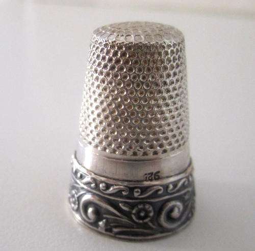 A ,925 SILVER THIMBLE