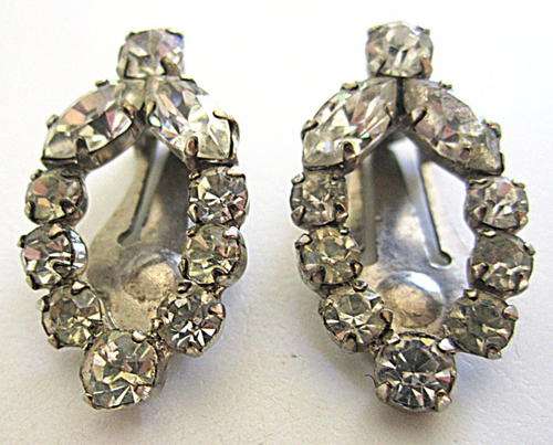 A PAIR OF VINTAGE CLIP-ON EARRINGS---BUY NOW