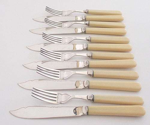 SET OF SILVER PLATED FISH KNIVES AND FORKS
