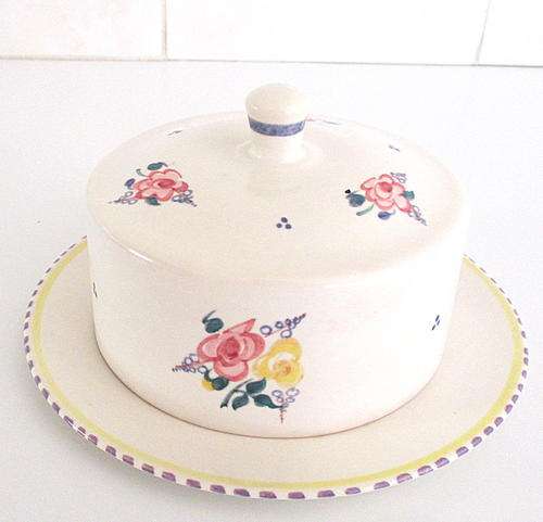A POOLE POTTERY CHEESE DISH--NOTE