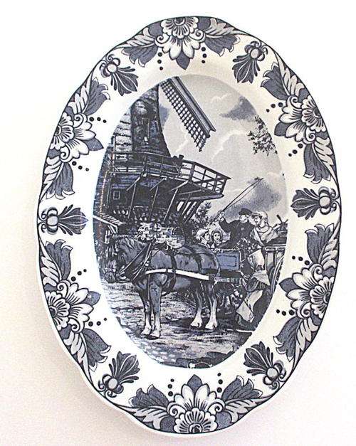 A DELFT OVAL WALL PLATE LIMITED EDITION "THE NEWLY WEDS"-  PERFECT