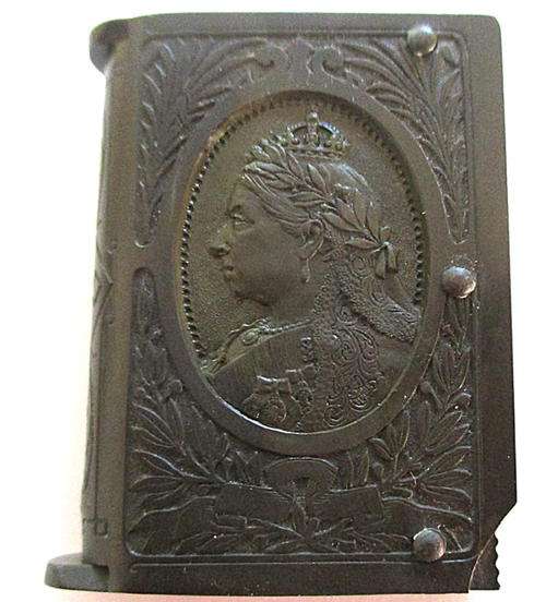 A RARE ANTIQUE VICTORIA VESTA CASE /MATCHBOX - STRIKER--BAKELITE