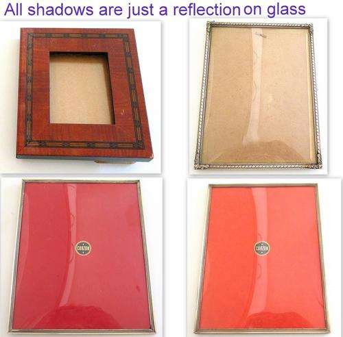 3 VINTAGE BRASS PHOTO FRAMES WITH CONVEX GLASS AND A WOODEN FRAME