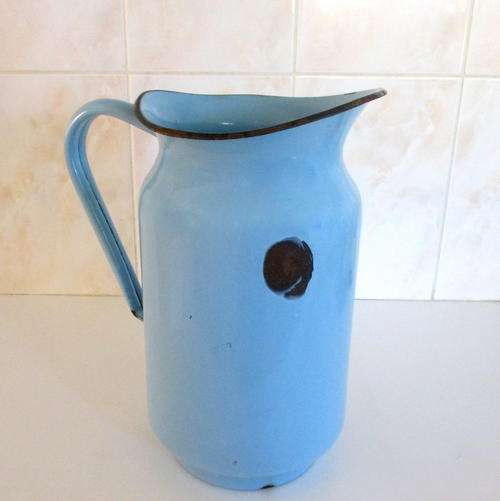 A LARGE BLUE WASHSTAND ENAMEL JUG
