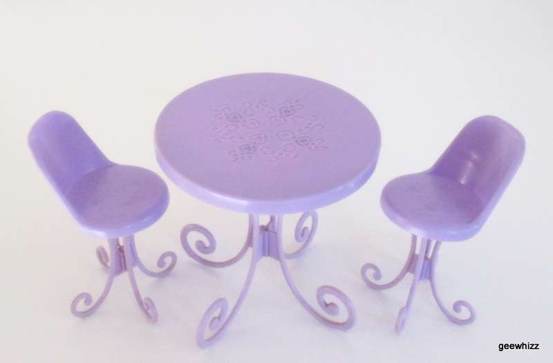 A VINTAGE 1978 BARBIE TABLE AND 2 CHAIRS