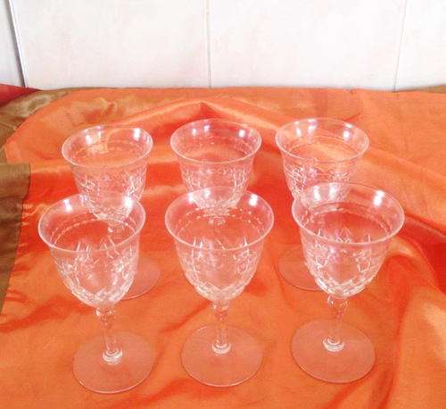 A  SET OF SIX STUART CRYSTAL SHERRY DRINKING GLASSES------PERFECT