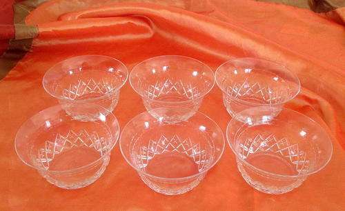 A  SET OF SIX STUART CRYSTAL DESSERT BOWLS------PERFECT
