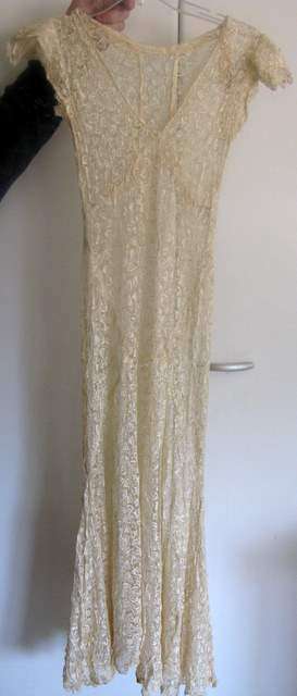 A VINTAGE WEDDING DRESS 1930's