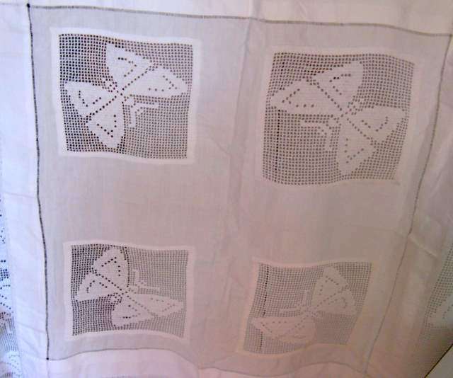 A VINTAGE WHITE TABLE CLOTH--note measurements.