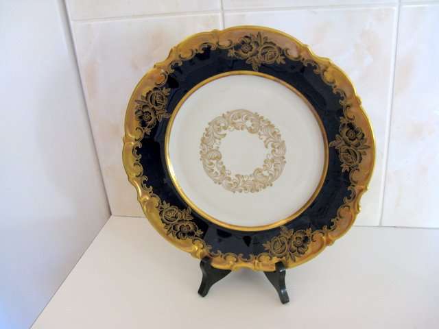 A HUTSCHENREUTER SELB  L.H.S.  PLATE