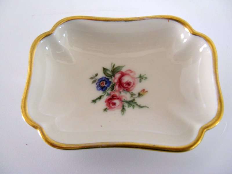 A SMALL PINTRAY --GERMAN