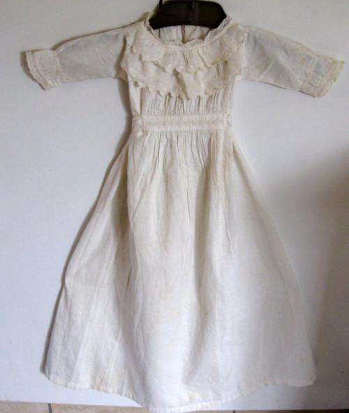 A FULL LENGTH CHRISTENING DRESS ---Note description