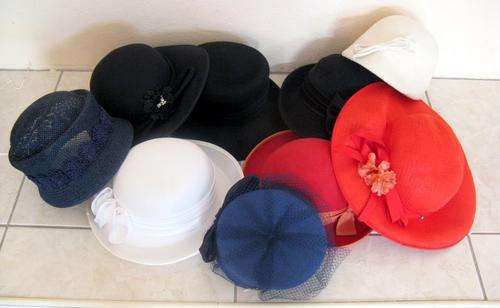 A COLLECTION OF 9  VINTAGE HATS