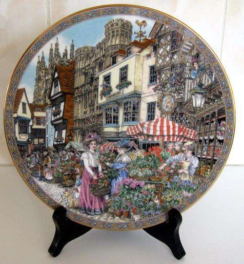 A STUNNING ROYAL WORCESTER WALL PLATE
