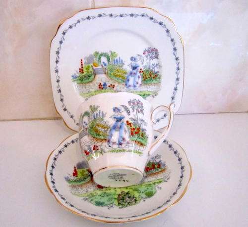 A PRETTY BELL CHINA TRIO