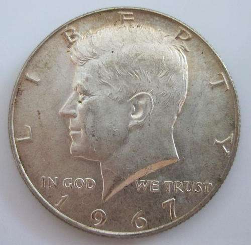 A 1967 AMERICAN SILVER HALF DOLLAR (A 6)