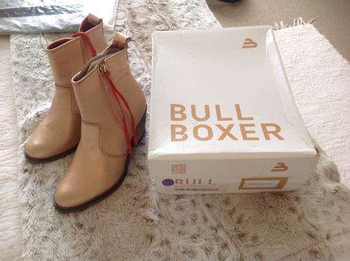 New bullboxer boots size 4