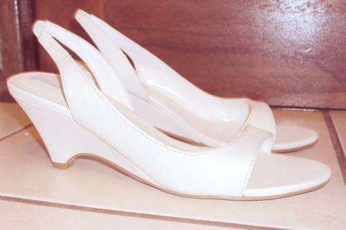 *** WHITE WEDGE SHOE*** COMFORTABLE