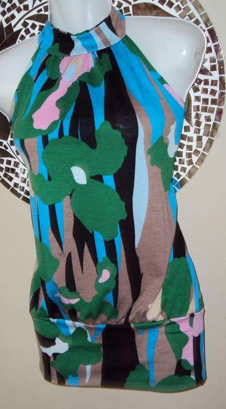 Colourfull detail top
