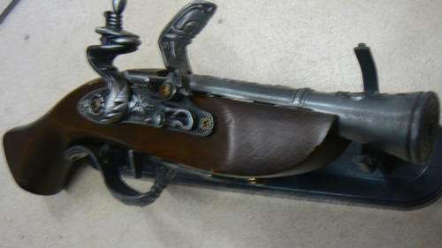 PISTOL UP FOR GRAP SPECIAL DO NOT MIST TIS PEACE