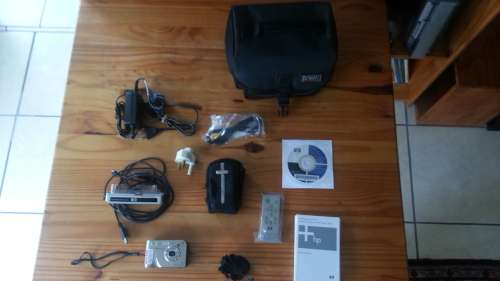 HP Photosmart R717 incl docking station, bag and spare battery