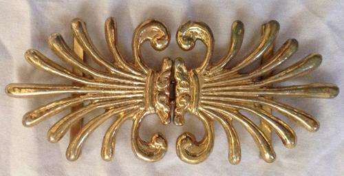 Ornate metal belt buckle - vintage -  R1 NR