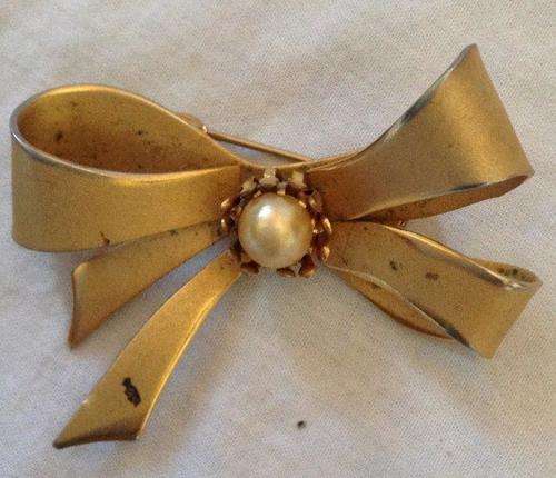 1950's vintage Coro brooch - faux pearl - R1 NR