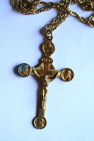 VINTAGE CROSS ON CHAIN - LOVELY DETAIL