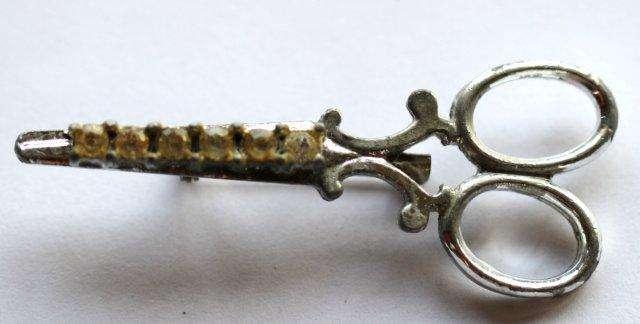 ART DECO DIAMANTE BROOCH - UNUSUAL SCISSOR SHAPE