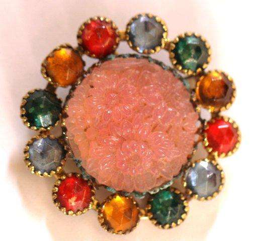 STUNNING ART DECO BROOCH - LUCITE AND RHINESTONES