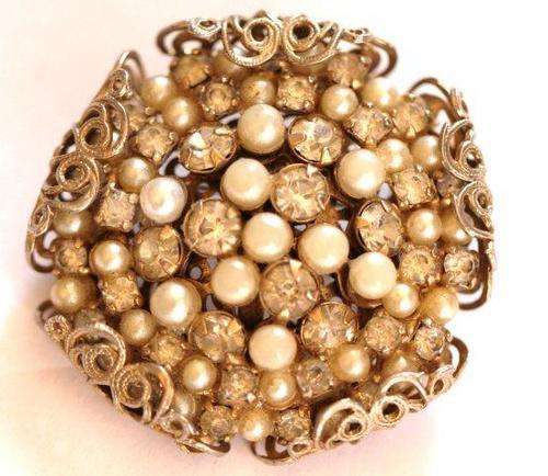 STUNNING FAUX PEARL & RHINESTONE BROOCH - KRAMER