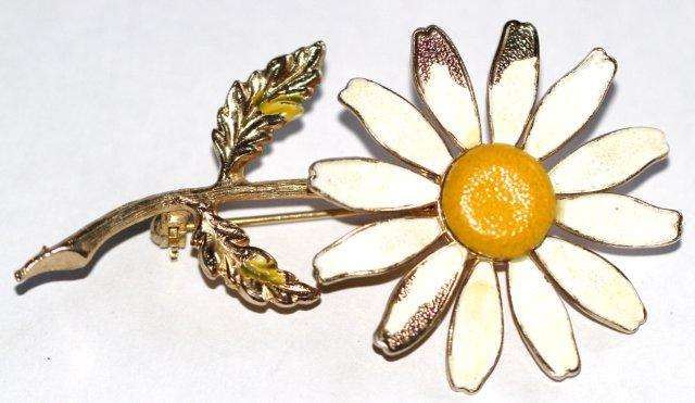 VINTAGE ENAMELLED FLOWER BROOCH - ACCESSOCRAFT