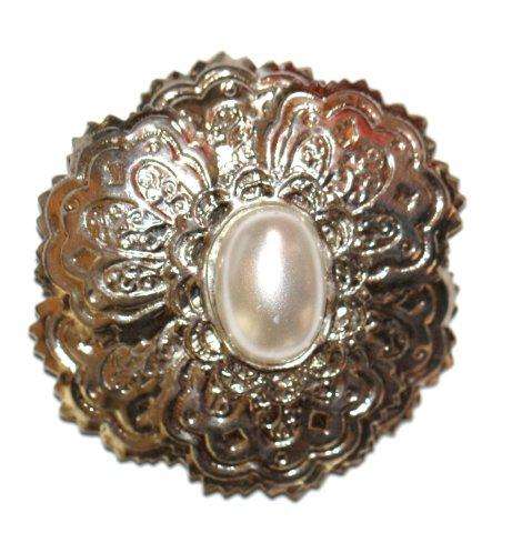 ELEGANT FAUX PEARL BROOCH - VINTAGE