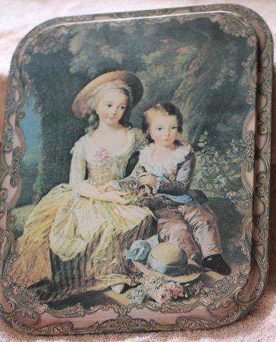 LOVELY METAL HANGING WALL PLAQUE