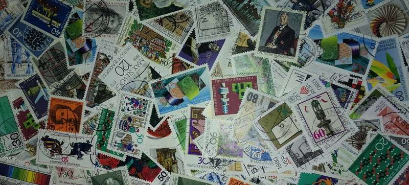 BUNDAPOST - 650 neat stamps
