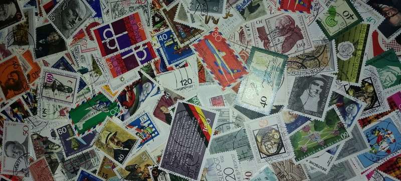BUNDAPOST - 650 neat stamps