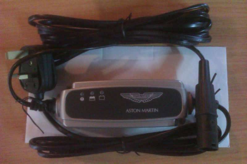 Aston Martin CTek XS 800 Battery Charger and Conditioner