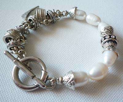 LOVELY FRESHWATER PEARL CHARM BRACELET!!