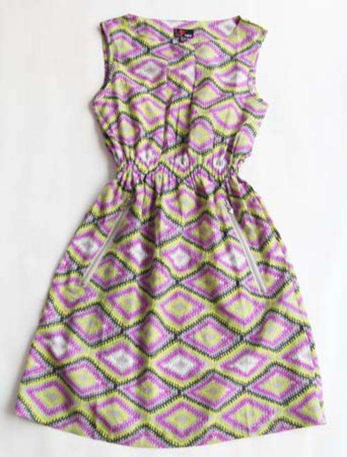 PRETTY COLORFUL PATTERNED DRESS!