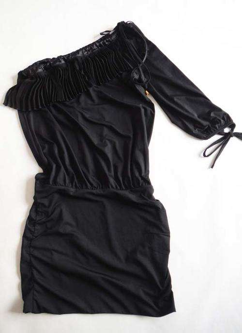 GORGEOUS BLACK ONE SHOULDER DRESS WITH FRILL DETAIL!!