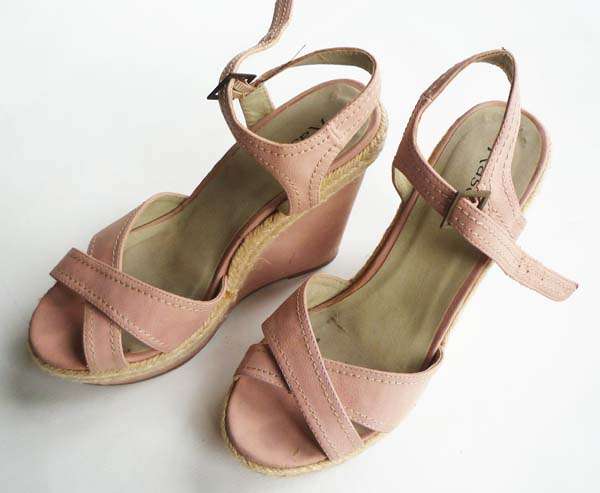DUSTY PINK WEDGES!