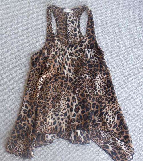 CUTE ANIMAL PRINT TOP!!